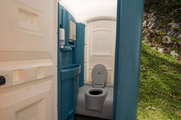 Portable bathroom rental